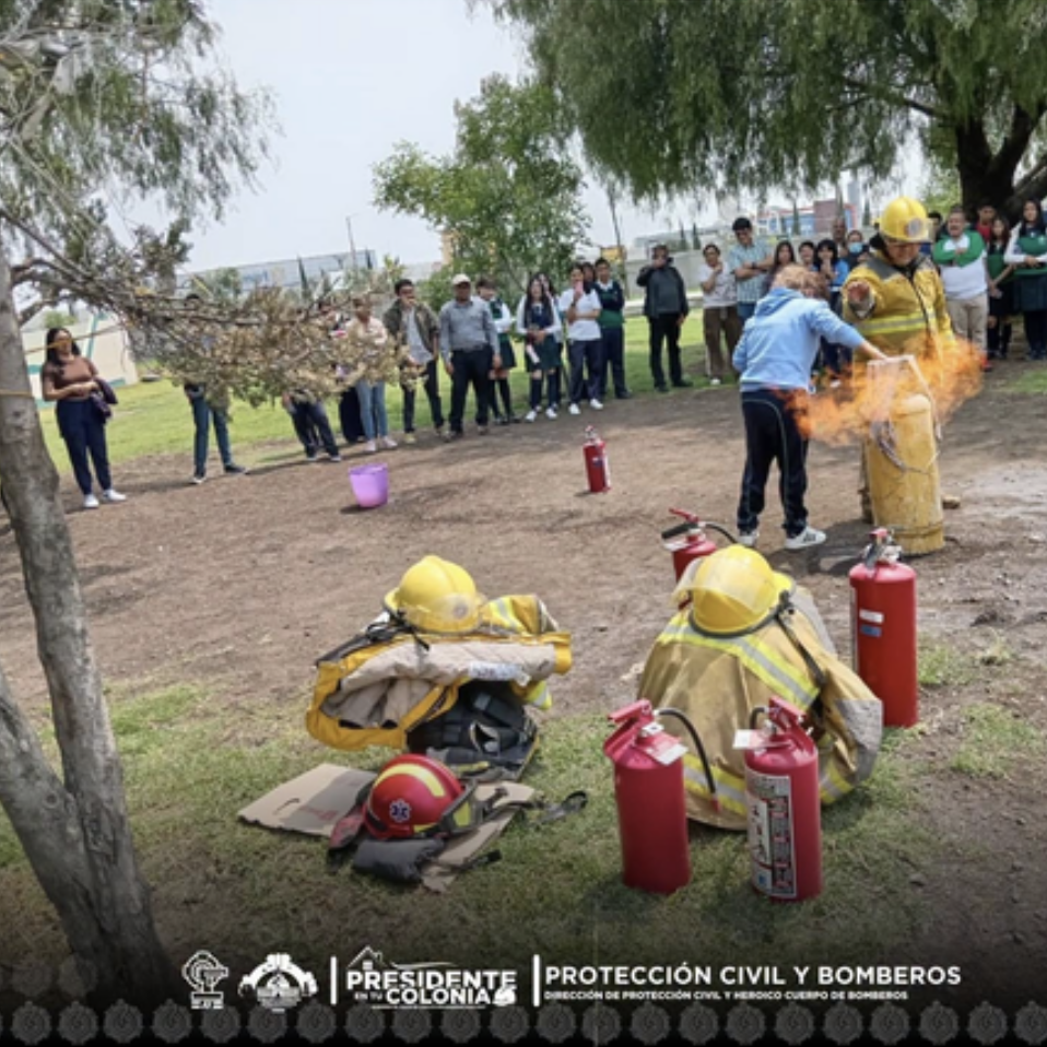 PROTECCIÓN CIVIL Y BOMBEROS CAPACITA A PERSONAL DEL CECYTEM PARA PREVENIR Y ACTUAR CONTRA INCENDIOS